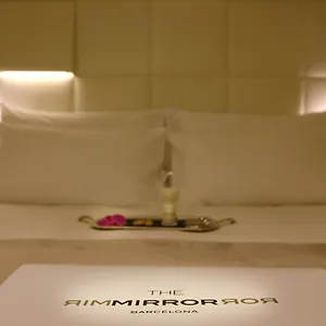 the-mirror-barcelona.topbarcelonahotels.com/